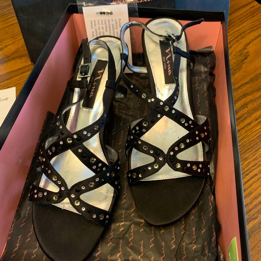 Glamorous Nina shoes size 9 M color is the black luster with rhinestones